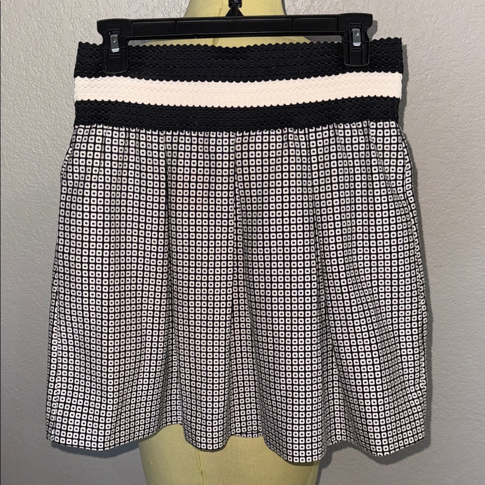 Maeve Black & White Patterned Knit Waist Skirt with Pockets